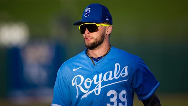 Royals Score Four Runs in the 10th inning to Walk It Off Against the Padres