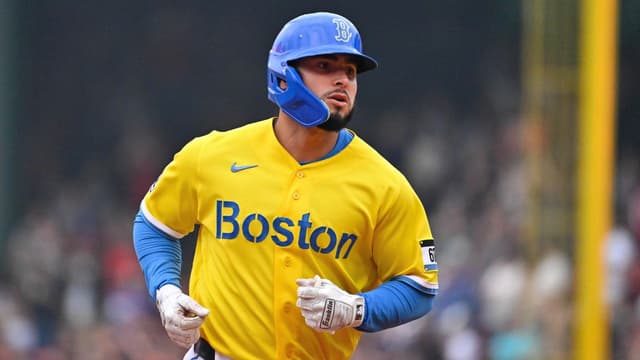 Chad Tracy Hails Wilyer Abreu After Second Straight Game With Two Homers