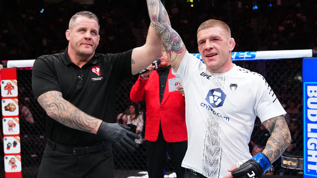 Chris Duncan Survives Wild Storm, Submits Terrance McKinney at UFC 323