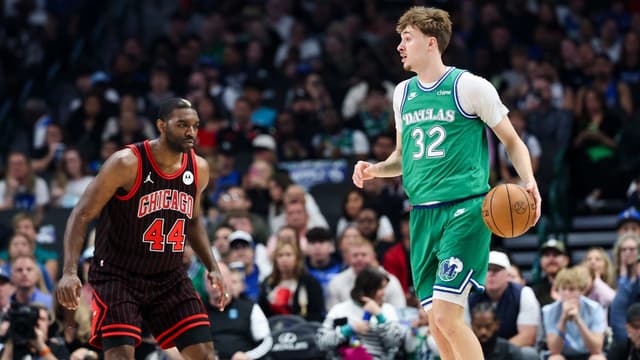 Cooper Flagg Limps Off Floor During Second Quarter of Mavs vs. Bulls