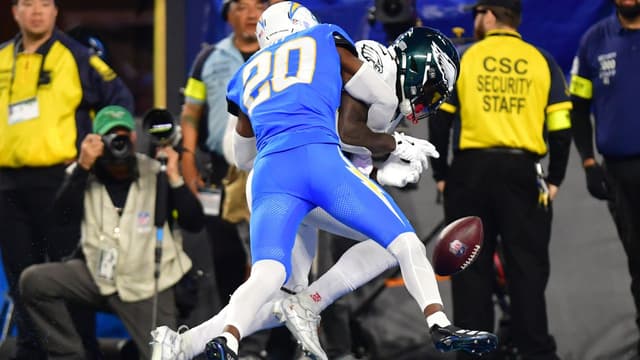 “Uncharacteristic stuff”: Nick Sirianni baffled as A.J. Brown drop flips game