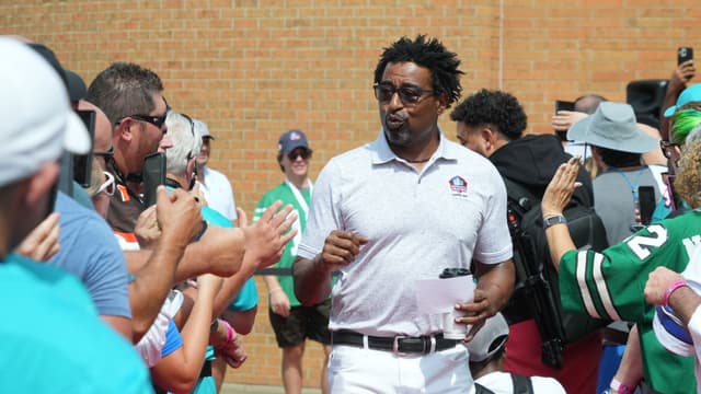 Cris Carter Calls Dallas Cowboys Brand ‘Overrated’, Opposes George Pickens' Franchise Tag