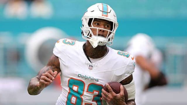 Panthers Sign Pro Bowl TE Darren Waller for One-Year Deal