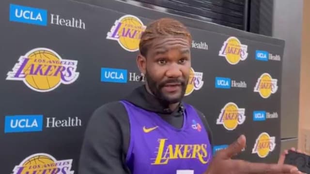 Deandre Ayton Just Wants to Give the Lakers the Center They Haven’t Had in a Long Time