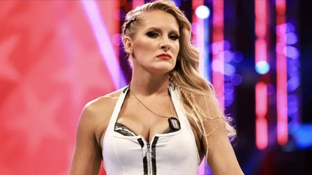 Lacey Evans Announces Wrestling Return After WrestleMania Weekend Spark