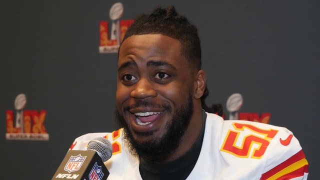 Bills Host Former Chiefs Pass Rusher Mike Danna on Visit