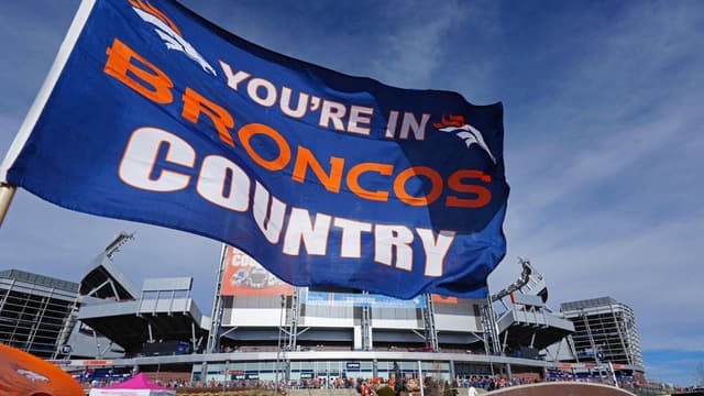 Broncos Sign Reid Holskey, Blake Cotton in Four Roster Moves