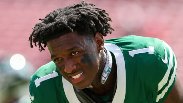 Sauce Gardner Exits Sunday Game Against Texans With Left Leg Injury