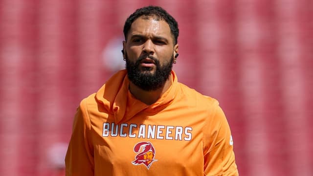 Bucs WR Mike Evans Nears Return as Tampa Bay Reopens His Practice Window