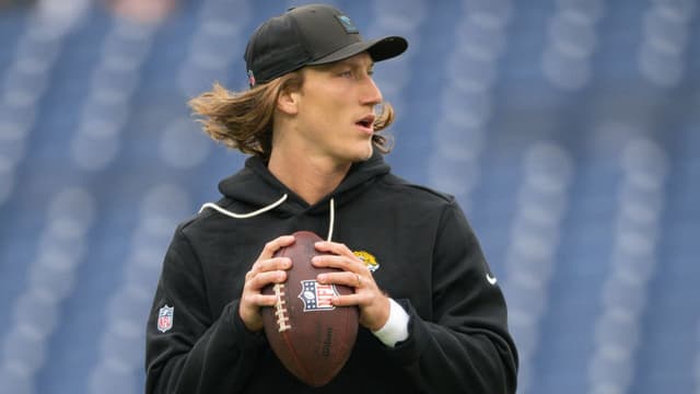 WR Teammate Says Trevor Lawrence Has “Full Control of the Offense”