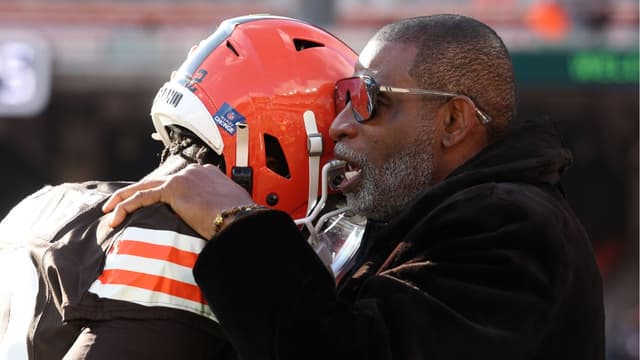 Deion Sanders Gives Son Shedeur a Pre-Game Pep Talk Before Buffalo vs. Cleveland (Video)