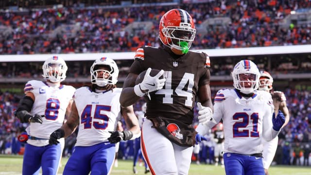 Harold Fannin Sets Browns Rookie Reception Record, Scores Early TD vs. Bills