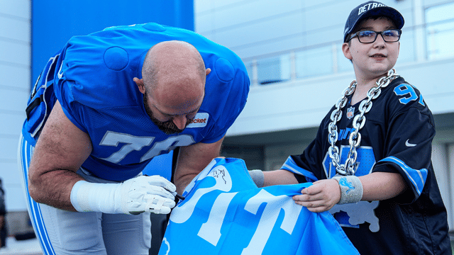 Dan Skipper Gets Real on NFL Retirement: “It Takes It Outta Ya”