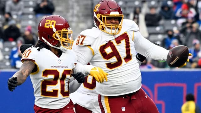 Commanders Reunite With DT Tim Settle On 3-Year Deal