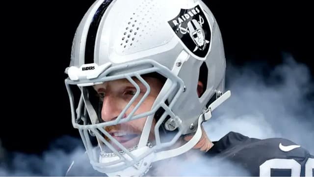 Maxx Crosby Wants to Stay with Las Vegas Raiders Despite Trade Buzz