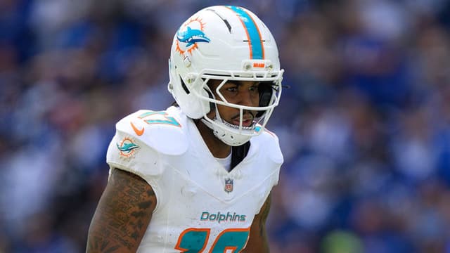 Aaron Brewer Reacts to Jaylen Waddle Trade: ‘I’m Shocked’