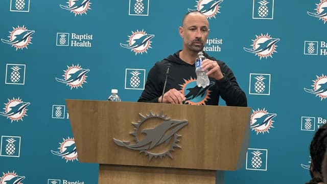 Dolphins GM: De’Von Achane ‘Not Available’ Amid Trade Talk