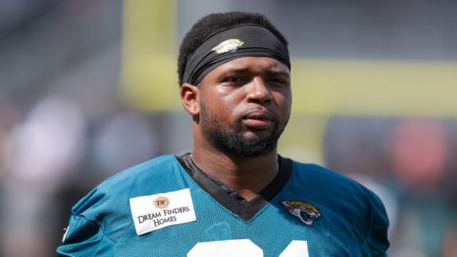 Jaguars Waive OL Sal Wormley Ahead of Rookie Minicamp