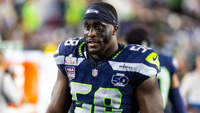 Seahawks Sign Derick Hall to $42 Million Extension