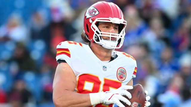 Steelers Sign Veteran TE Robert Tonyan After Minicamp Tryout