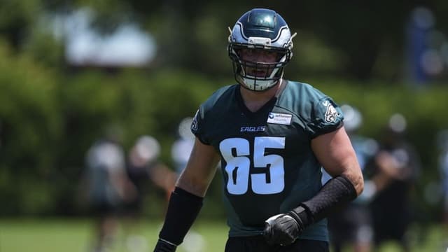 Lane Johnson Returns for Year 14: "I Didn't Want to Go Out That Way"