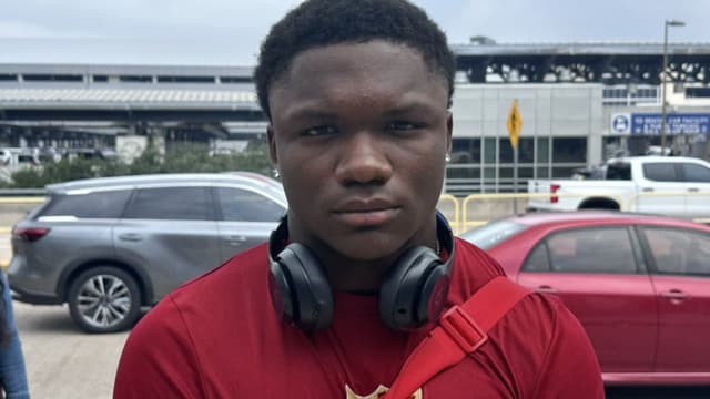 Five-Star WR Easton Royal Reaffirms Texas Commitment