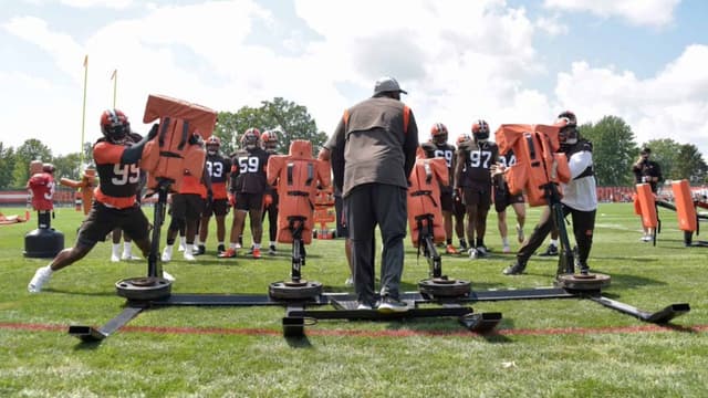 Scott Petrak Expects Browns' Offensive Line to Take a Big Leap