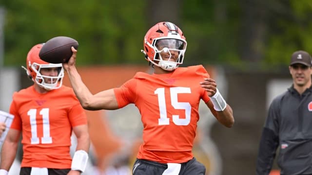 Mike Bajakian Explains Why Taylen Green's Mechanics Are Hard to Change