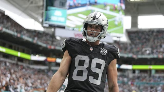 NFL Executives Vote Brock Bowers the League's Best Tight End