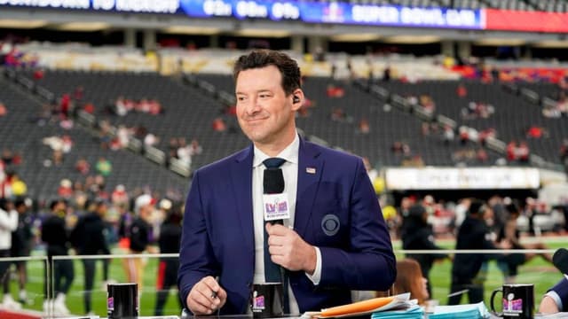 Tony Romo Opens Up About Criticism of His CBS Broadcasts