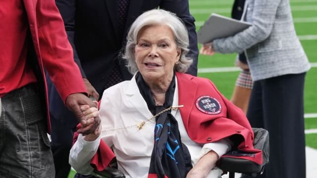 Texans HC DeMeco Ryans Honors Janice McNair’s Legacy