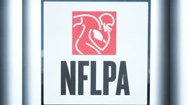 NFLPA Launches Campaign Urging Owners to Replace Turf With Grass Fields