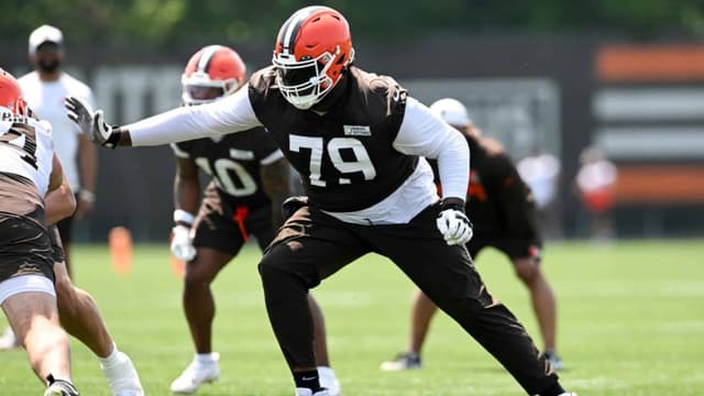 Browns Could Move Dawand Jones to Guard, Says Ashley Bastock