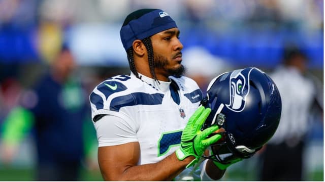 Seahawks Move On From Running Back Kenny McIntosh