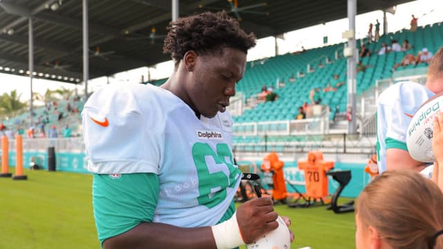Raiders Bring In Journeyman Lineman Braeden Daniels