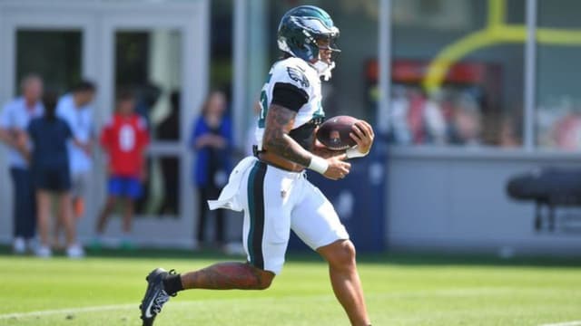 Ja'Quinden Jackson Released From Hospital After Scary Eagles Injury
