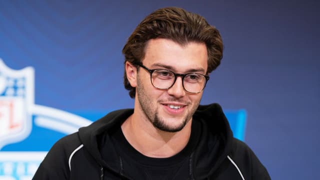 Philadelphia Eagles Meet With Michigan TE Marlin Klein at Combine