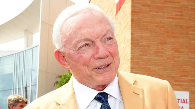 How Long Did Owners Like Jerry Jones Wait for the Hall of Fame?