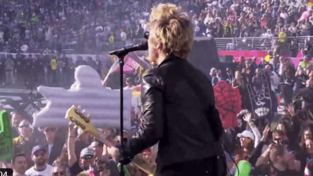 NBC Bleeps Billie Joe Armstrong's  “Mindf*ck America” Comment During Super Bowl Pregame