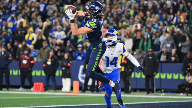 Seahawks’ Jake Bobo Cleared For Super Bowl After Hand Issue
