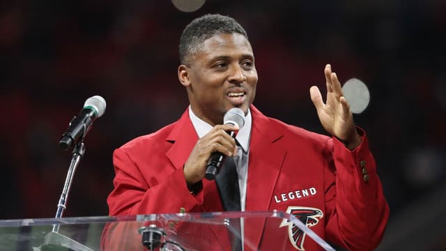 Ex-Running Back Warrick Dunn Has Helped More Than 250 Families Become Homeowners