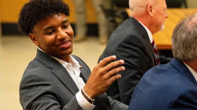 Trinidad Chambliss Considered LSU With Lane Kiffin Before Staying At Ole Miss