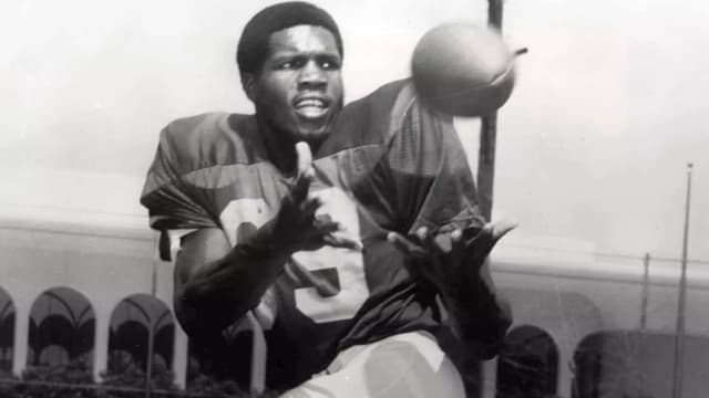 Former NFL Tight End Charle Young Dies at 75