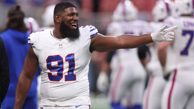 Bills Star Ed Oliver Studying Broncos All-Pro Zach Allen in New Defense
