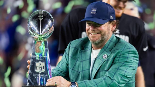 Seahawks GM John Schneider Wants to Down From No. 32 to Add Draft Picks