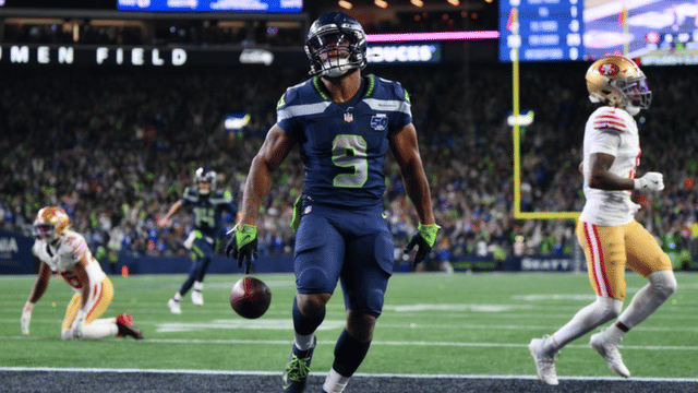 Kenneth Walker’s Third TD Pushes Seahawks to 41-6 Rout