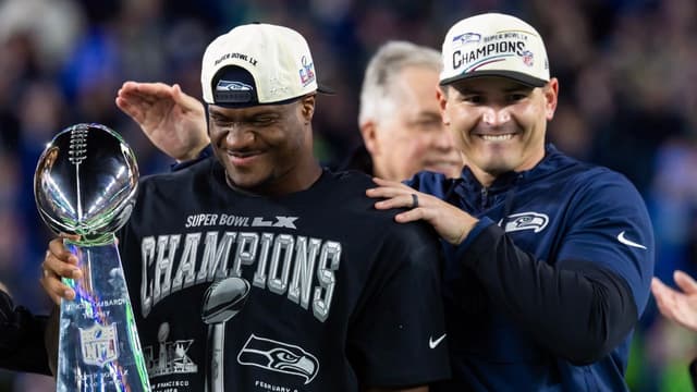 Kenneth Walker Claps Back At Upset Seahawks Fan After Chiefs Move