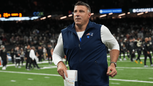 Mike Vrabel Calls Sunday’s Officiating "Comical"