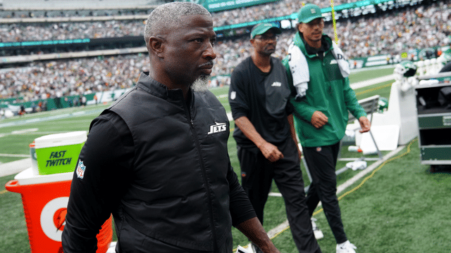 Aaron Glenn Regrets Not Attempting Hail Mary Before Halftime in Loss to Broncos