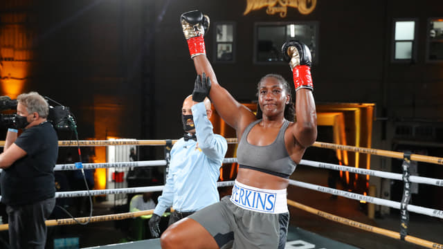 Danielle Perkins Stops Che Kenneally in Round 6 to Win WBA Light Heavyweight Title